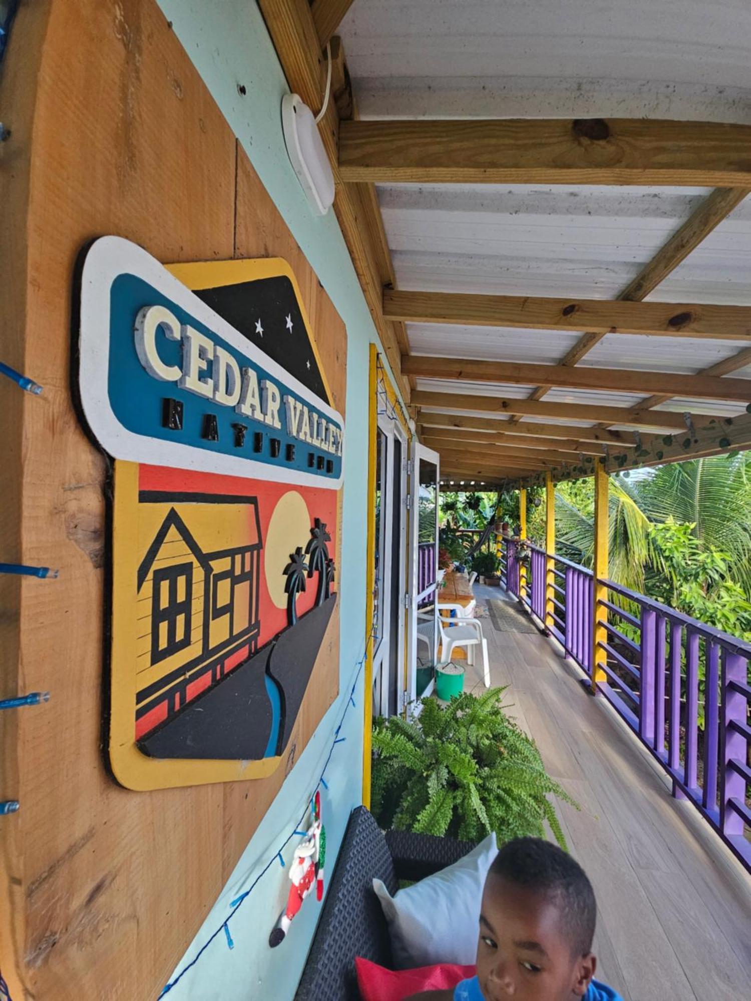 Posada Cedar Valley Franshua エクステリア 写真